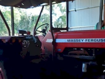 Massey Ferguson 1100 Tractor