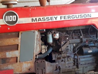 Massey Ferguson 1100 Tractor