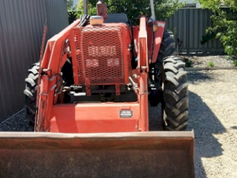 1988 Massey Ferguson 3050 FEL Tractor