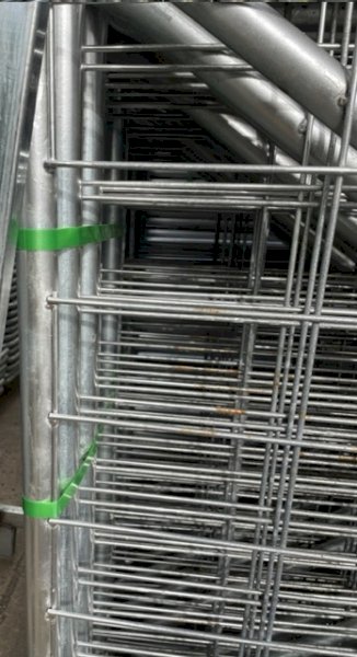 Under Auction - (A184) 10 x 16ft AFG N-Stay Gates 