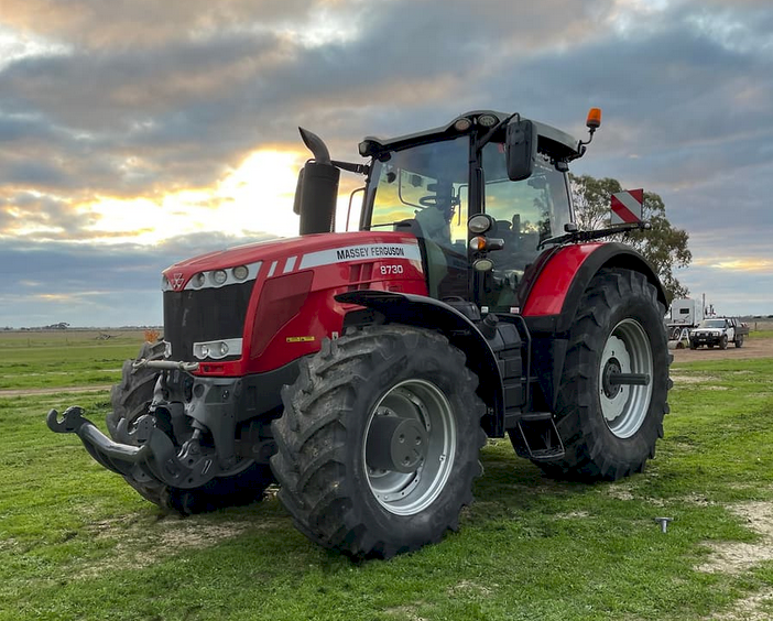 2018 Massey Ferguson 8730 Tractor