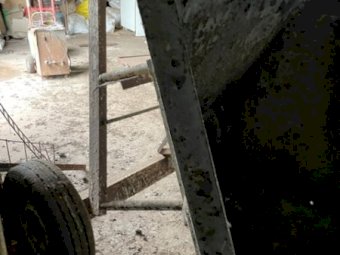 Crump Fertiliser Spreader