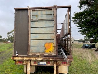 Under Auction - (A185) 1975 Freighter Stock Crate Trailer 