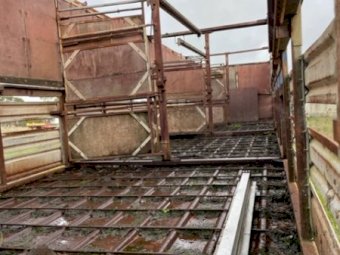 Under Auction - (A185) 1975 Freighter Stock Crate Trailer 