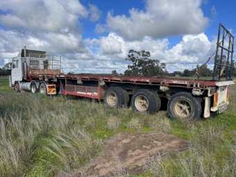 1995 SCANIA 113M Prime Mover