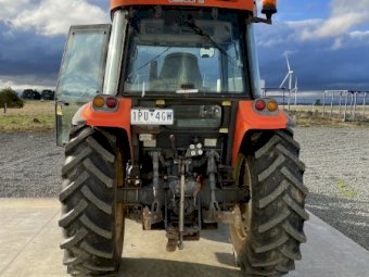 2006 Kioti DK 901 Front End Loader