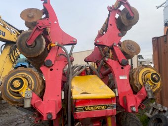 Vaderstad Carrier 500 with Bio Drill Air Seeder