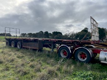 40' Flat Top Tri Axle Trailer
