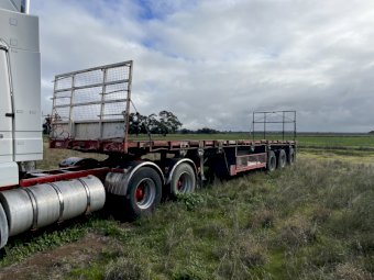 40' Flat Top Tri Axle Trailer