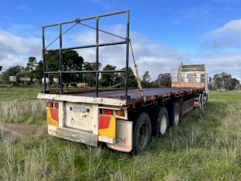 40' Flat Top Tri Axle Trailer
