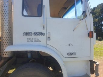 1990 International Acco 2250D