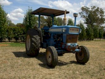 1967 FORD 5000 6X Tractor