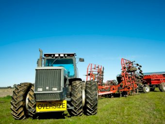 Under Auction - (A187) 1999 AGCO 8360 Tractor 