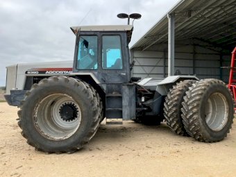 Under Auction - (A187) 1999 AGCO 8360 Tractor 