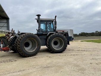 Under Auction - (A187) 1999 AGCO 8360 Tractor 