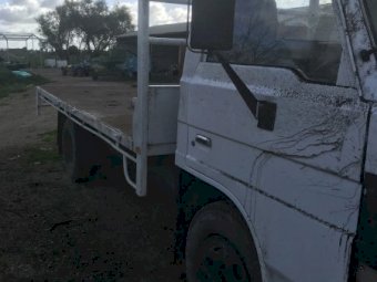 1989 Mazda T4100 Tray Truck