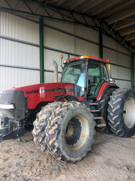 2002 Case IH MX240 Magnum Tractor