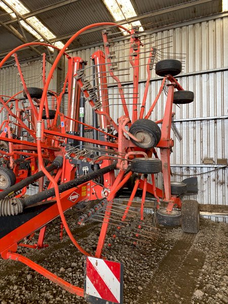 2015 KUHN GA8731 Hay Rake