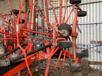 2015 KUHN GA8731 Hay Rake