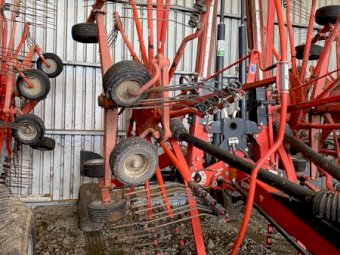 2015 KUHN GA8731 Hay Rake