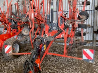 2015 KUHN GA8731 Hay Rake