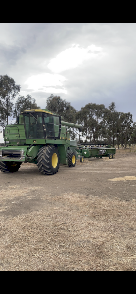 John Deere 7720 Header With 24Ft Front