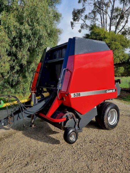 Case 528 Round Baler
