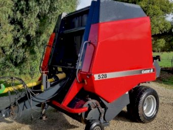 Case 528 Round Baler
