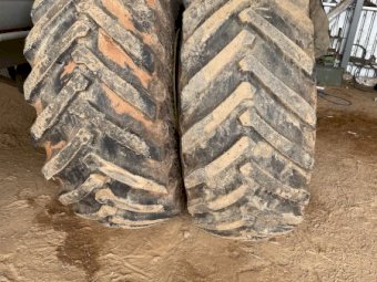 30.5l32  tyres and rims