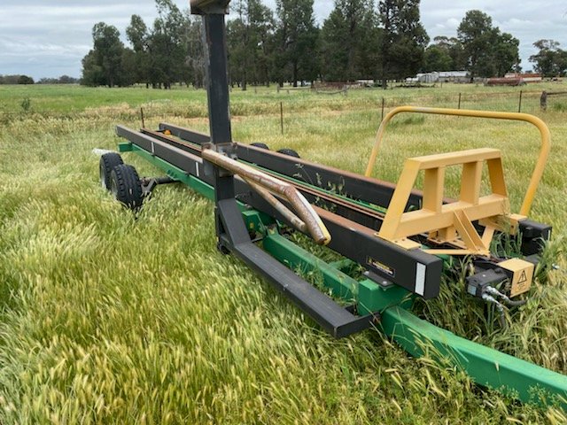 Under Auction - (A190) Formica 6 Round Bale Accumulator