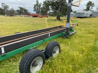 Under Auction - (A190) Formica 6 Round Bale Accumulator