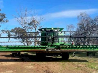 2011 John Deere 640D Draper Front