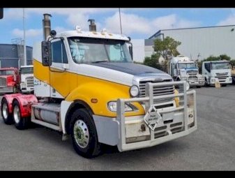 2009 Freightliner Columbia CL120 Prime Mover