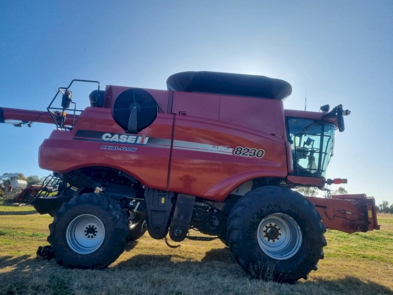 2012 Case 8230 Header with Case 40 ft Front and Comb Trailer