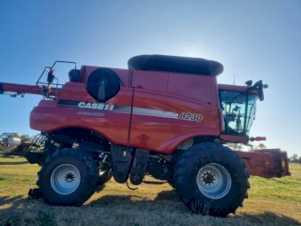 2012 Case 8230 Header with Case 40 ft Front and Comb Trailer