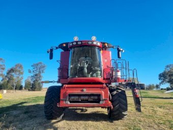 2012 Case 8230 Header with Case 40 ft Front and Comb Trailer