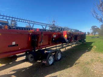 2015 Case IH 3152 45ft Header Front with Midwest Contractors Trailer
