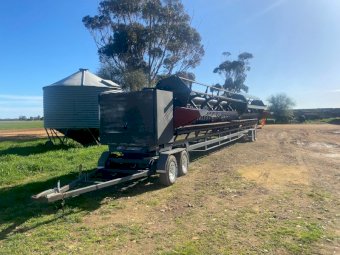 2015 Case IH 3152 45ft Header Front with Midwest Contractors Trailer