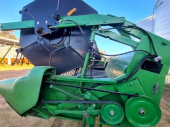 John Deere 936D 36ft Draper Front