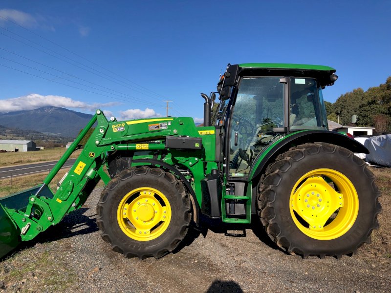 2019 John Deere 5090 M Tractor with FEL