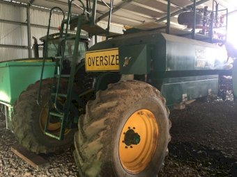 Simplicity 6000 TQ2 Air Seeder Cart