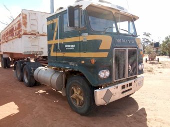 1974 White Road Commander Prime Mover
