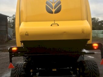 2014 New Holland Roll Belt 150 Round Baler