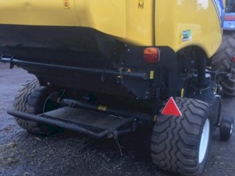 2014 New Holland Roll Belt 150 Round Baler