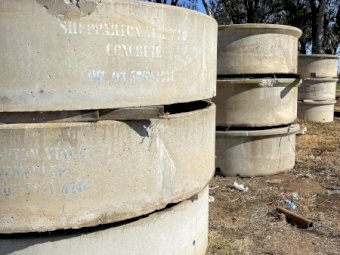 Concrete round troughs