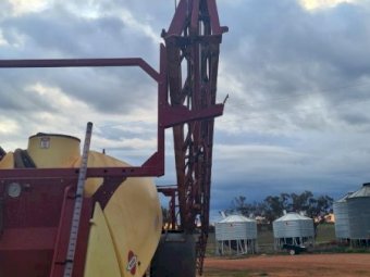 Under Auction - (A194) 2012 Hardi Commander 5030 Tow Behind Sprayer 