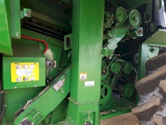 2011 John Deere 9670 STS 4WD Header
