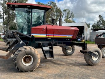 1996 MacDon 9300 Windrower with 25ft Front