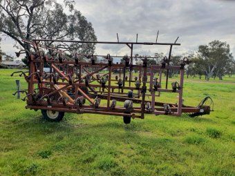 40Ft New Holland 3030 Bar