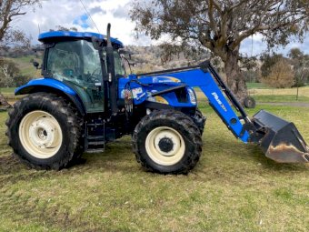 2006 New Holland TS115A with Challenge Loader